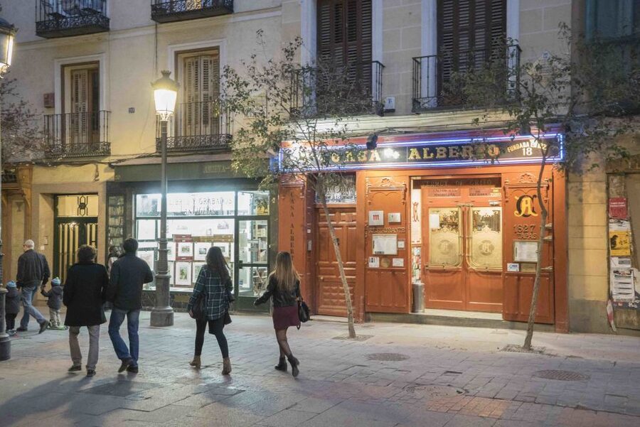 2.5-Hour Evening Tapas Tour through Madrid - Why the stories about tapas matter (not just trivia)