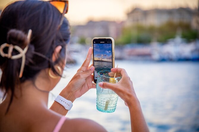 A 2 hours Local Tapas and sailing adventure in Barcelona - Tapas + drinks included: what value really means on this boat