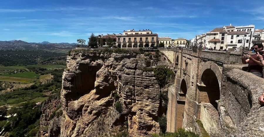 ab Marbella: Private VIP-Tour Ronda incl. Transfer + Tapas - Best for: who will love this Ronda VIP tour most
