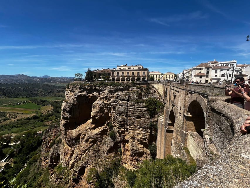ab Marbella: Private VIP-Tour Ronda incl. Transfer + Tapas - Marbella to Ronda transfer: comfortable, timed, and (right now) longer