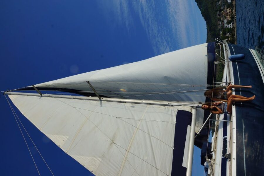 Alcudia: Sailing Yacht Excursion with Wine & Tapas - Snorkeling and SUP in small-bay conditions