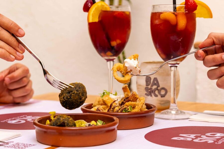 Alcudia: Self-Guided Gourmet Tapas and Wine Tour - Alcudia Old Town, Simplified: Food Breaks Without the Big Trek