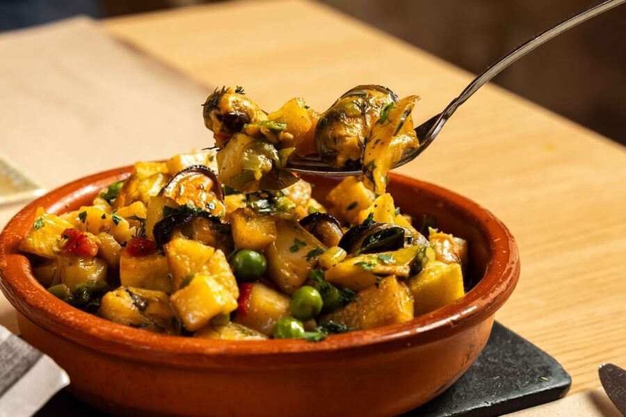 Alcudia: Self-Guided Gourmet Tapas and Wine Tour - Drinks Pairing in Alcudia: Wine, Sangria, Beer, and the Real-World Note
