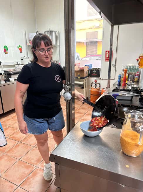 Alicante:Evening Spanish Tapas Cooking Class with Live Music - Price and value: is $42 a fair deal?