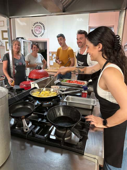 Alicante:Evening Spanish Tapas Cooking Class with Live Music - In a real local kitchen: what the hands-on format feels like