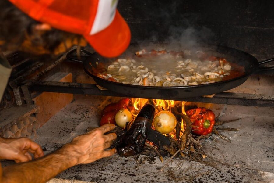 Alicante: Food Walking Tour with Wine Tasting and Tapas - Key things to know before you go