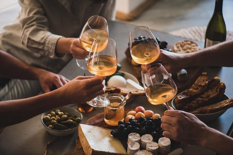 Alicante: Food Walking Tour with Wine Tasting and Tapas - Entering Alicante Through Food, Not Just Sightseeing