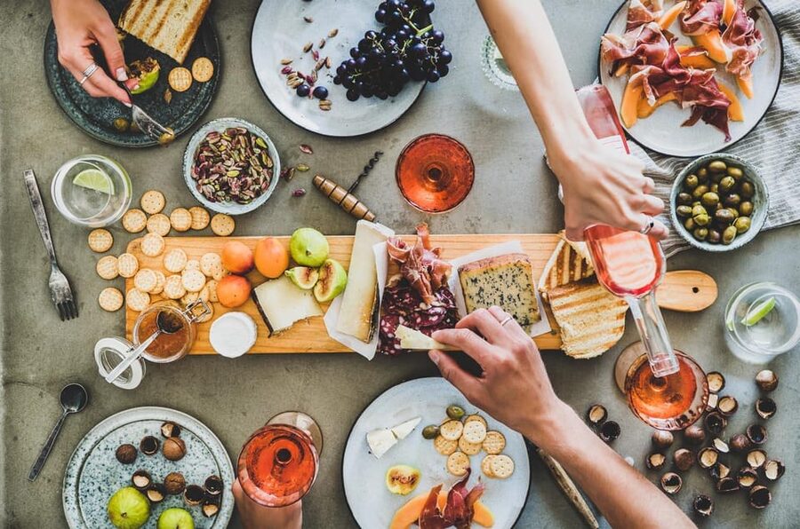 Alicante: Food Walking Tour with Wine Tasting and Tapas - Plaça de Quijano: Aperitif Energy and That Caña Habit
