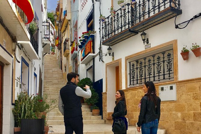 Alicante Historic Small Group Tour with Tapas Tasting - Alicante in half a day: market, castle, and Old Town in one clean route