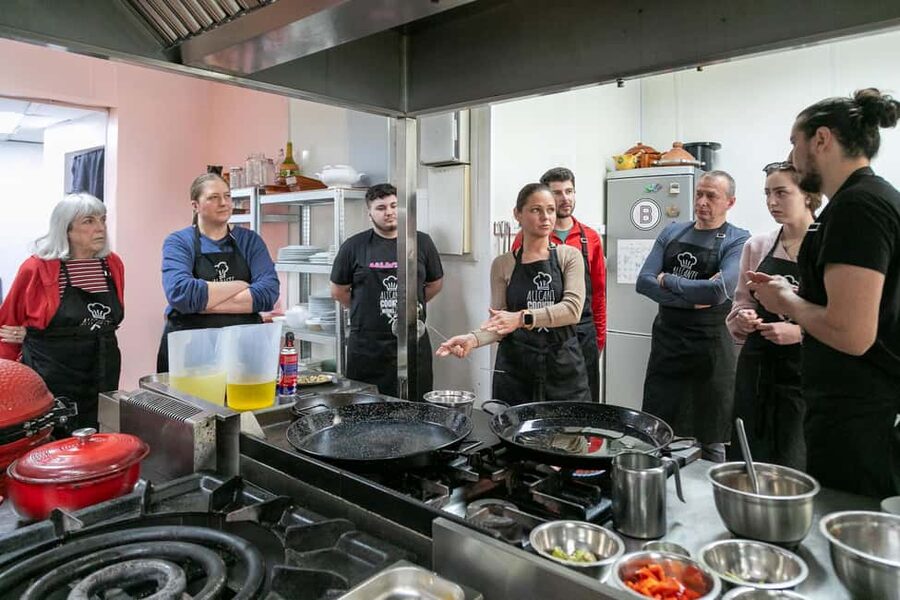 Alicante: Paella & Sangria Class with Tapas and Market Visit - The “Alicante way” you hear about: broth, salmorreta, and timing