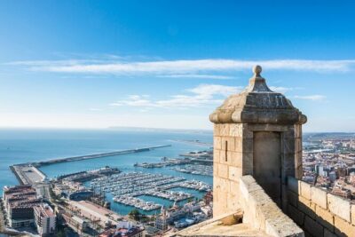 Alicante Tour: Full City, Castle, Market & Tapas Experience - Getting oriented on the Passeig Esplanada d’Espanya