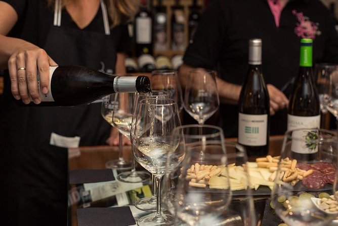 Alicante Wine Tasting and Tapas for Foodies - Casa Carbonell and the old-town start that sets the tone