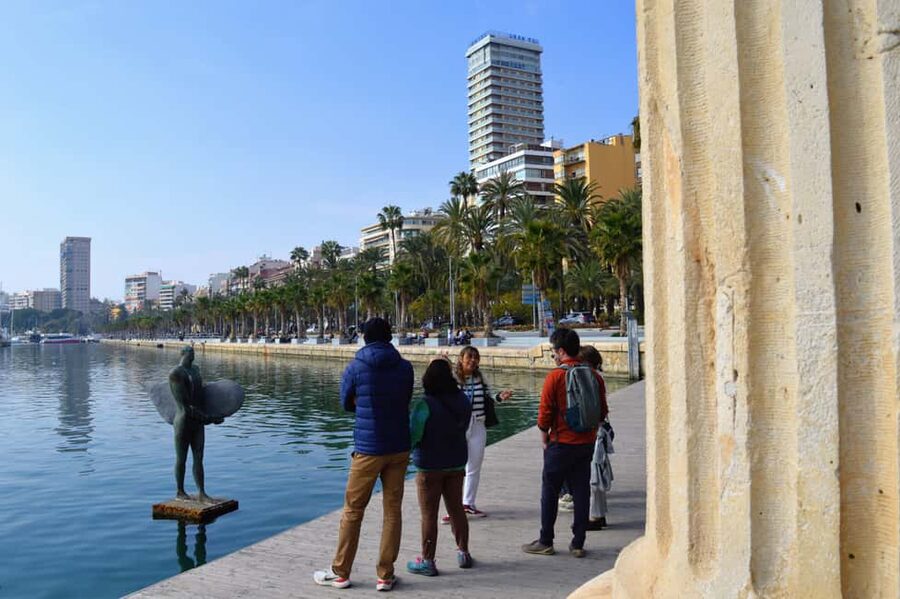 All of Alicante with the Castle, Market, and Tapas. Small group, max 6 people - Co-Cathedral of San Nicolás and Basilica of Santa María: two churches, two layers