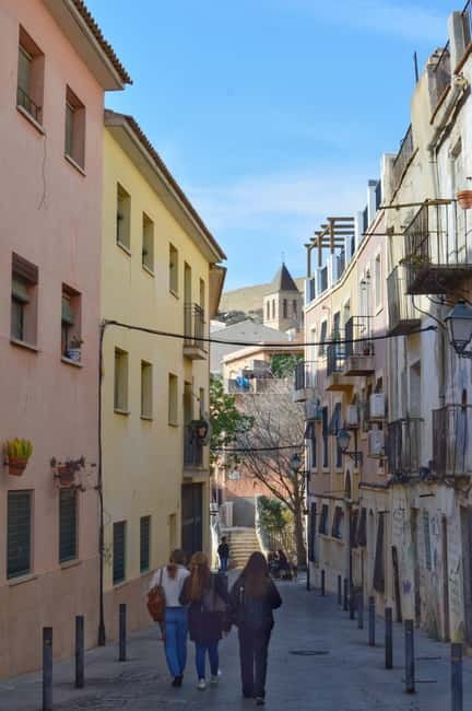 All of Alicante with the Castle, Market, and Tapas. Small group, max 6 people - Lina Paola Fernández López: why the guide makes this tour feel personal