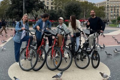 Barcelona: Bike or eBike Tour, Top Sights & Local Insights - Parc de la Ciutadella: a calm start with big-city payoff