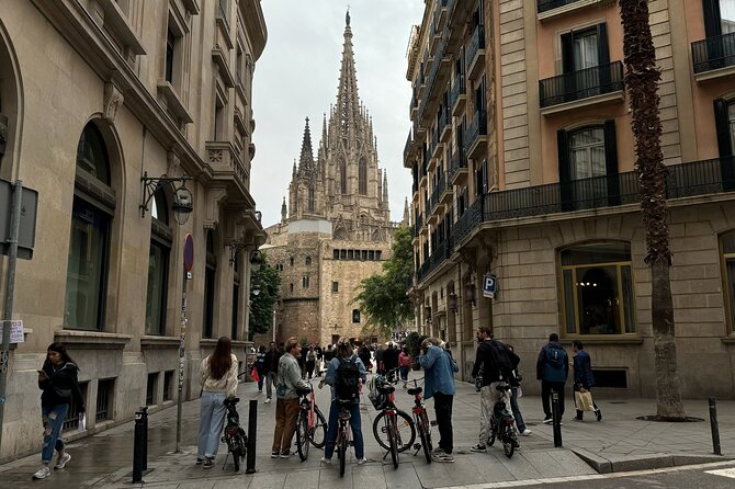 Barcelona: Bike or eBike Tour, Top Sights & Local Insights - Cathedral pause (plus the cloister detail that sticks)