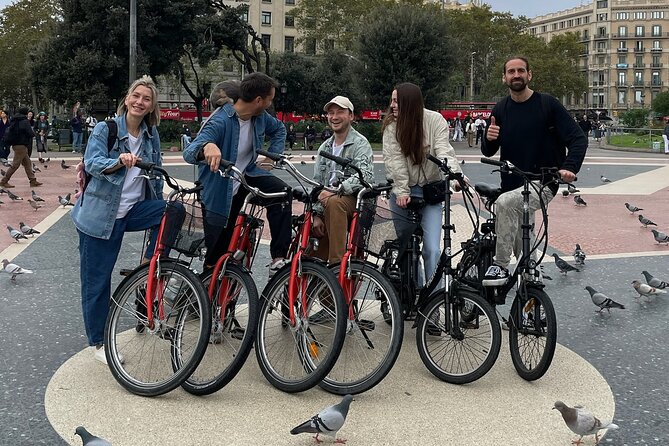 Barcelona: Bike or eBike Tour, Top Sights & Local Insights - Parc de la Ciutadella: a calm start with big-city payoff