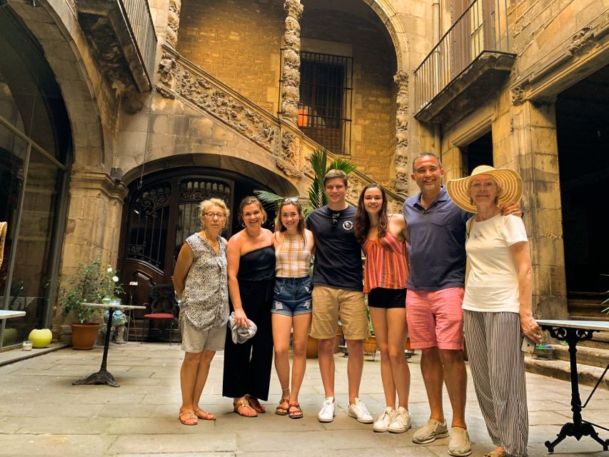 Barcelona: City Tour & Flamenco Show with Wine & Tapas - Plaça Reial and the Gothic Quarter: Getting Oriented Fast