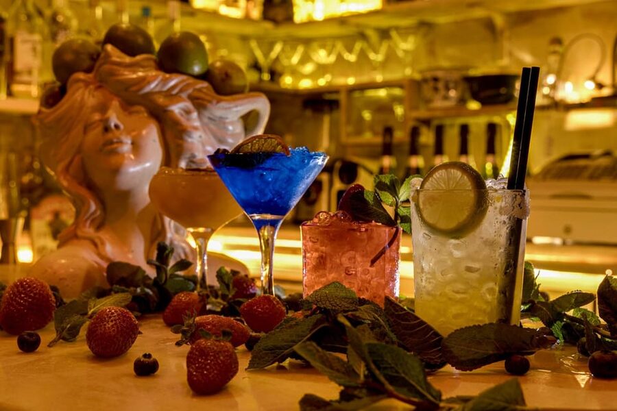 Barcelona: Cocktail Making Class with Tapas - Key things I’d circle before you go