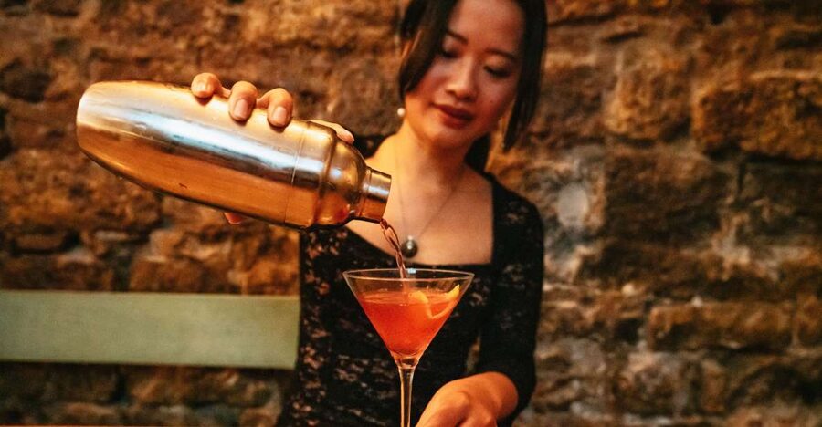 Barcelona: Cocktail Master Class by Mixologist with Tapas - Key things I’d watch for before you book