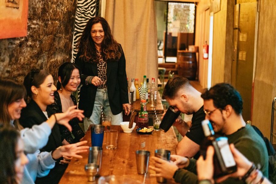 Barcelona: Cocktail Master Class by Mixologist with Tapas - Practical tips to get the most out of your evening
