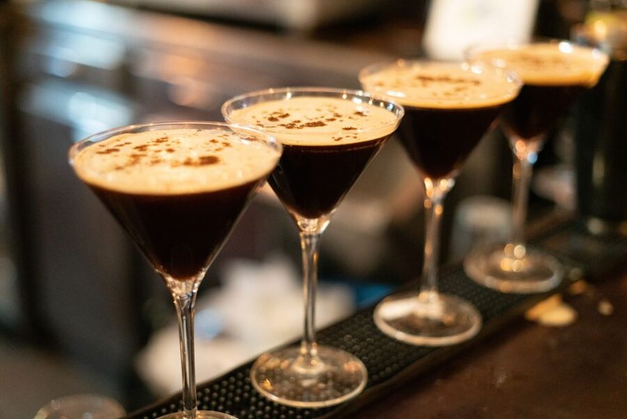 Barcelona: Cocktail Master Class by Mixologist with Tapas - The 2-hour format: how the evening actually flows