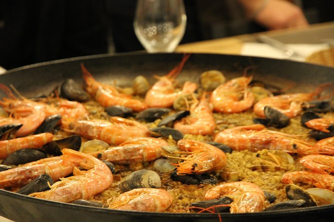 Barcelona Culinary Experience: Paella & Tapas Cooking Class - Small Group Size: Why Max 14 Feels Like a Dinner Party