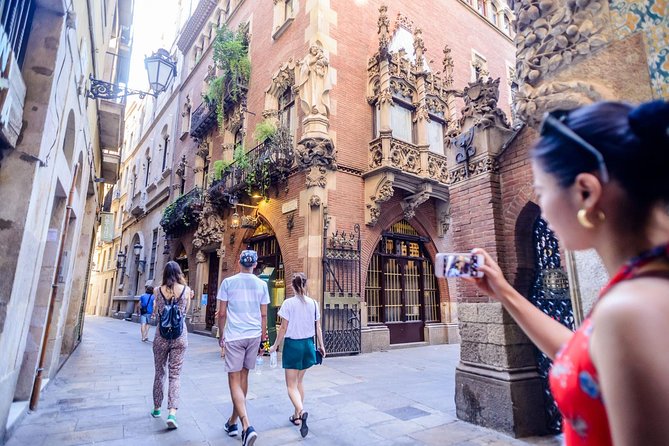 Barcelona E-Bike Small Group Tour with Tapas & Wine Tasting - El Born Centre de Cultura i Memòria: walking above 1714