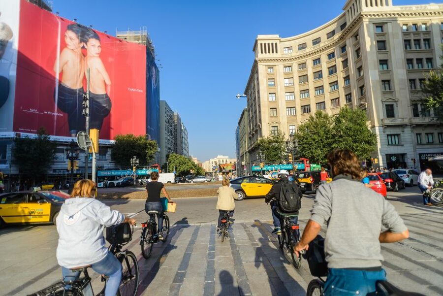 Barcelona eBike Tour with Wine and Tapas Experience - Barri de la Ribera: Classic Streets and a Local Neighborhood Mood