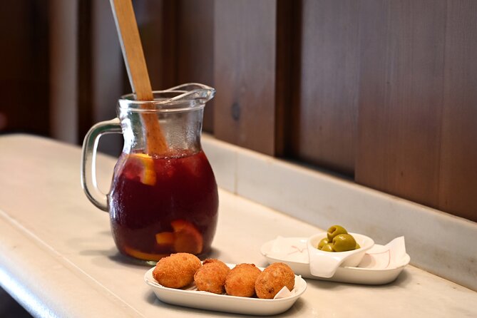 Barcelona El Born Tapas and Wine Tour with Guide - Drinks Matter Here: Porró and Historic Vermouth