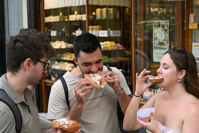 Barcelona El Born Tapas and Wine Tour with Guide - Seaside Finish Near Moll de la Fusta: Dessert Plus a View