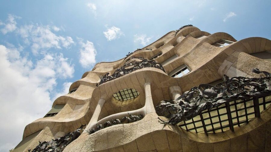 Barcelona: Evening Walking Tour in the Gaudi Area with Tapas - How the Passeig de Gràcia and Gaudí Houses Fit With the Food