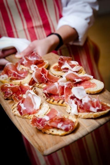 Barcelona: Evening Walking Tour in the Gaudi Area with Tapas - Finding the Meeting Point Near Casa Sayrach (Without Running in Circles)