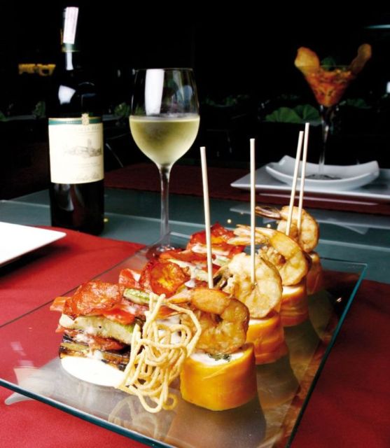 Barcelona: Evening Walking Tour in the Gaudi Area with Tapas - The Route in Plain English: Food Stops Plus a Night Walk