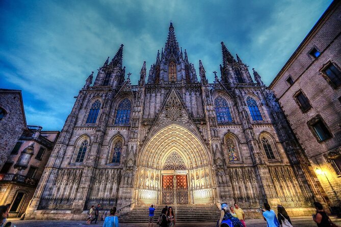 Barcelona Food Tour: Tapas, Drinks and Delights with a Local - Meeting at Plaça de l’Àngel and what 3.5 hours really feels like
