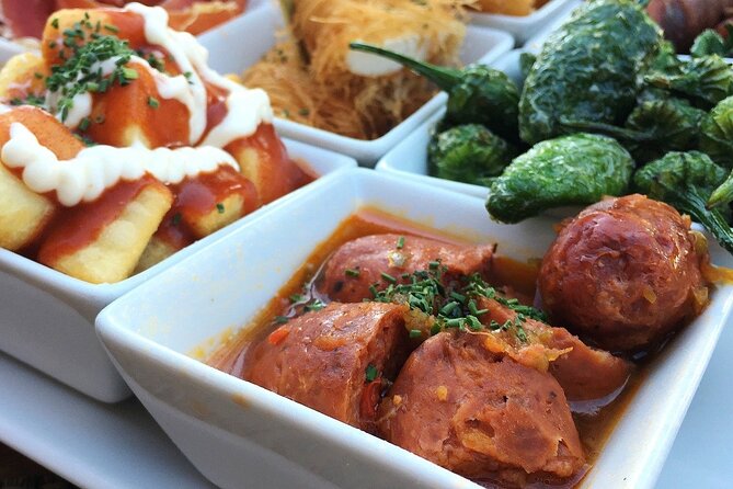 Barcelona Food Tour: Tapas, Drinks and Delights with a Local - Barrio Gòtic: vermuteo, iconic lanes, and the “how it’s made” vibe