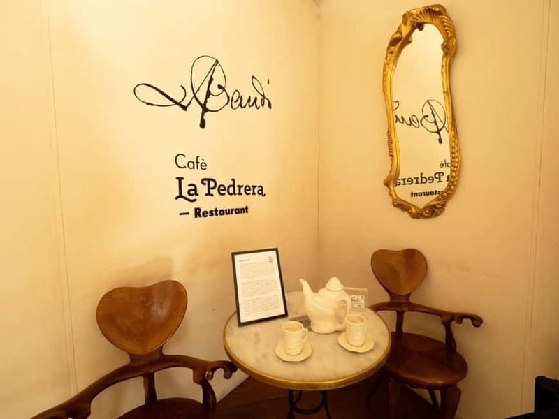 Barcelona: Gaudi Tapas & Wine Tasting Small Group Tour - The Tortilla de Patatas Stop: Simple Food, Serious Standards