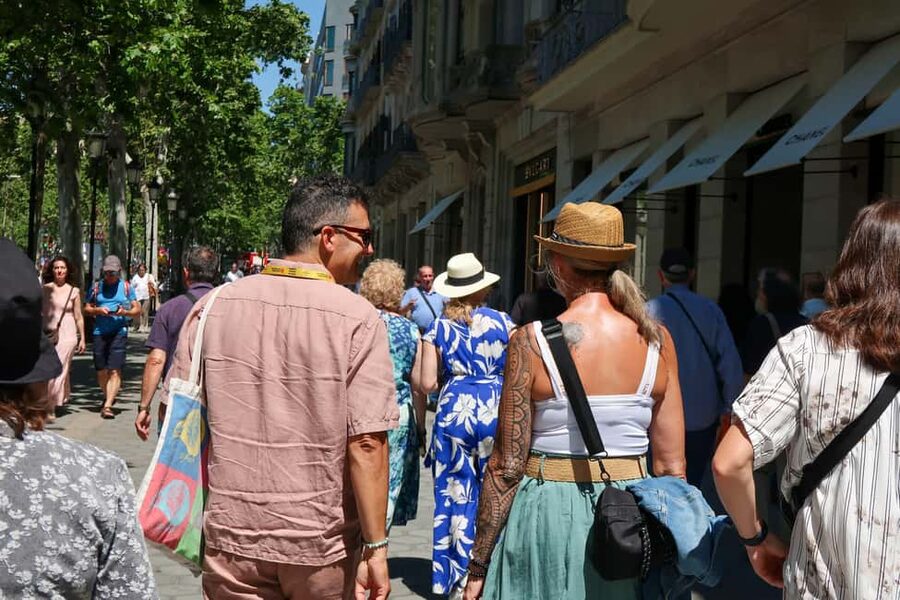 Barcelona: Gaudi Tapas & Wine Tasting Small Group Tour - Rambla de Catalunya: A Quick Breather With More Street-Level Context