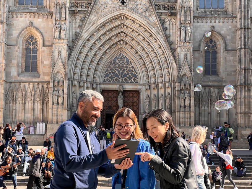 Barcelona: Gothic Quarter Guided Tour with Flamenco & Tapas - Key things to know before you go