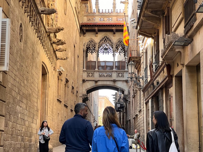 Barcelona: Gothic Quarter Guided Tour with Flamenco & Tapas - Tips to make the most of your 3 hours