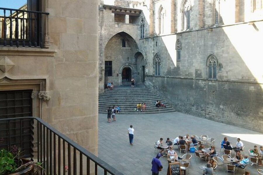 Barcelona: Gothic Quarter Legends Walking Tour with Tapas - Ancient Barcino legends: what you’re actually learning