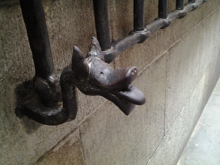 Barcelona: Gothic Quarter Legends Walking Tour with Tapas - Pintxos and a drink: finishing strong without overdoing dinner