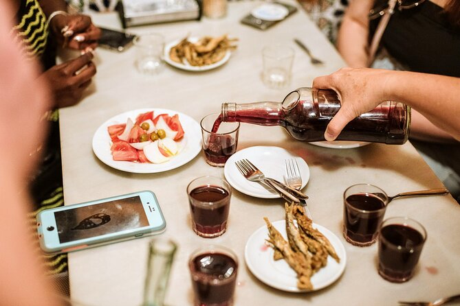 Barcelona Gothic Quarter Tapas & Taverns Food & Wine Tour - Stop 3: Bar La Plata, opened in 1945, and the power of simple menus