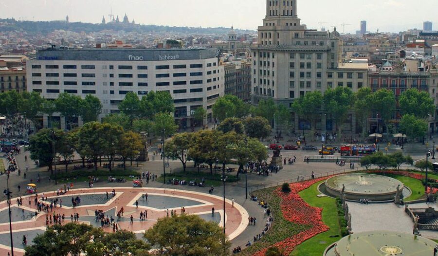 Barcelona: Gothic Quarter Walking Tour with Optional Tapas - Starting at Pl. de Catalunya and the Fountain of the Six Putti