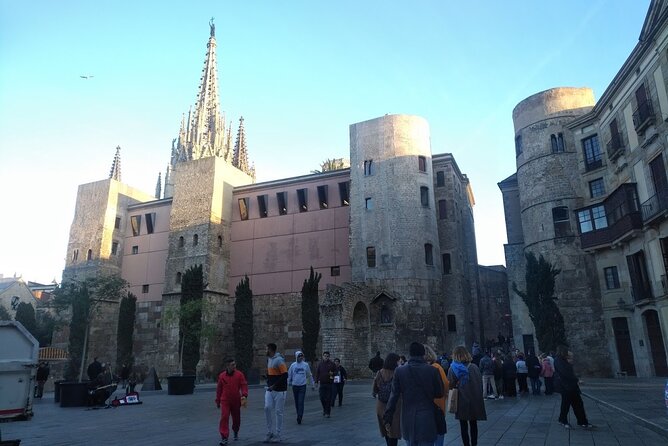 Barcelona Gothic Quarter Walking Tour with Tapas - Font de La Portaferrissa: The Ceramic Clue to the City’s Walled Past