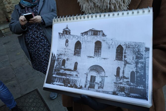Barcelona Gothic Quarter Walking Tour with Tapas - Placa de Sant Jaume: Where Roman Routes Meet City Power