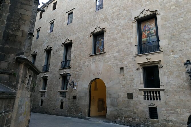 Barcelona Gothic Quarter Walking Tour with Tapas - Barcelona Cathedral: Expect Outside Views, Then Decide on the Ticket