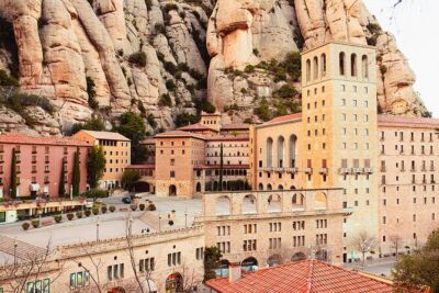 Barcelona : Gothic, Tapas, Churros & Vermouth - Raval and Sant Pere: where the food, the noise, and the colors make sense