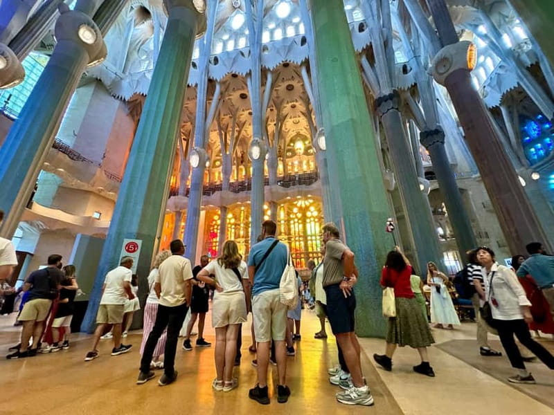 Barcelona in 1 Day: Sagrada Familia, Park Guell, Mila, tapas - How this Barcelona Gaudí day plan fits together