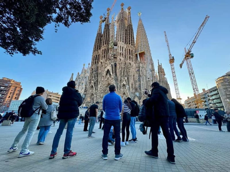 Barcelona in 1 Day: Sagrada Familia, Park Guell, Mila, tapas - The break that matters: tapas and a cava pairing at Casa Mila